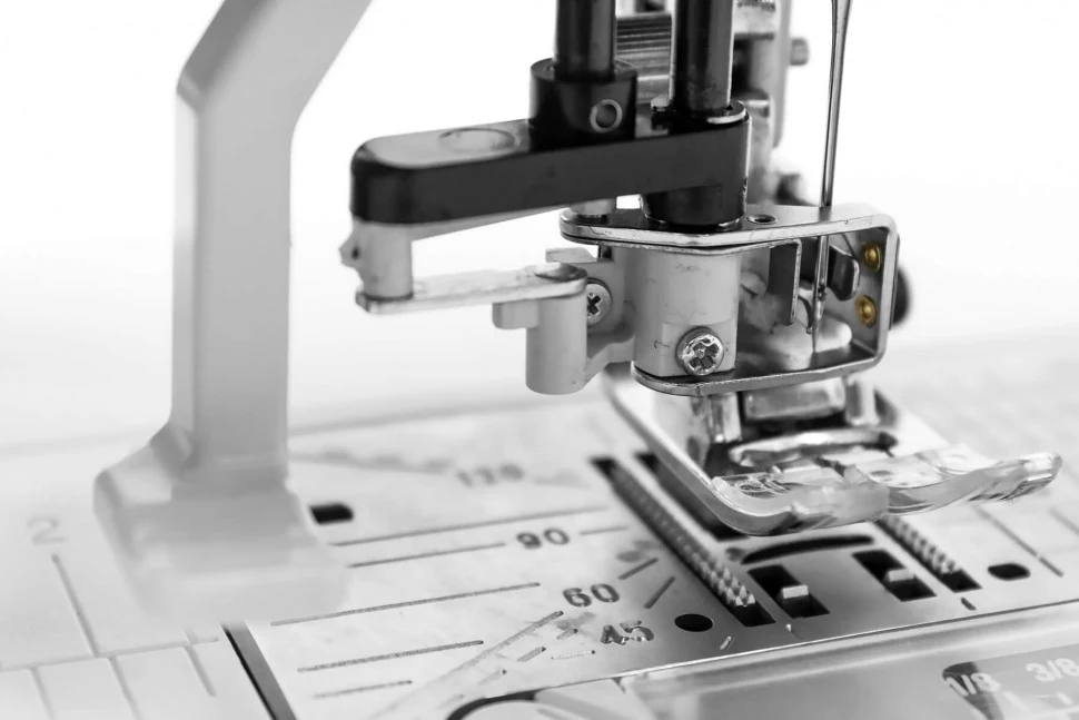 Janome Skyline S9: лапка и подача слоёв